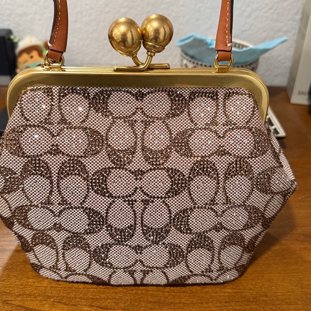 Coach Kiss Lock crystal signature 16 bag NWOT - Picture 3 of 12